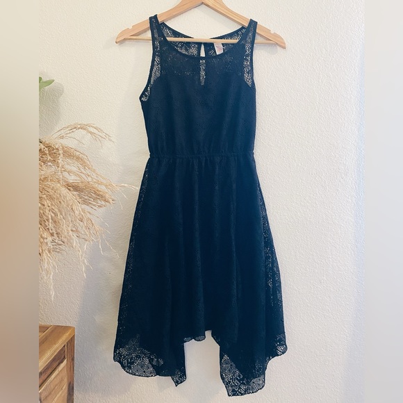 Black Lace Mid Length Dress - Picture 1 of 6